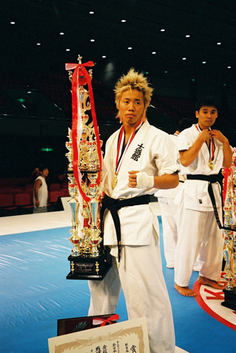 師範 横山 剛 (よこやま ごう)