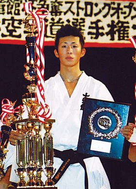 師範 横山 伸吾 (よこやま しんご)